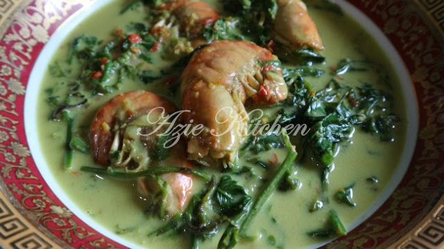 Masak Lemak Udang Galah Dengan Pucuk Paku