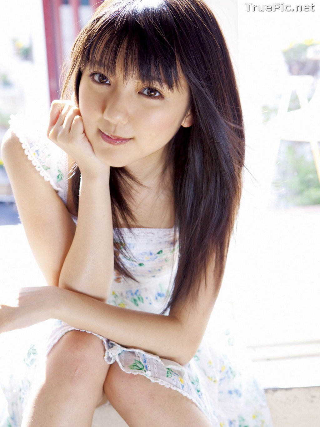 Japanese Singer And Actress Erina Mano Summer Greeting Photo Set