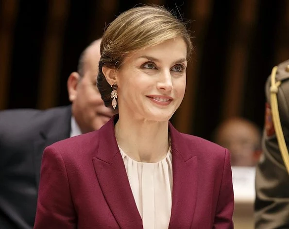 Queen Letizia wore Hugo Boss Jamayla Blazer and Valessima Skirt, Prada Pumps, Coolook hera earrings