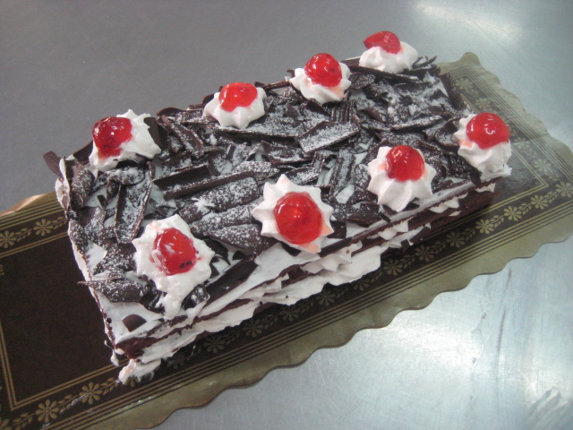 MIL POSTRES: PASTEL SELVA NEGRA
