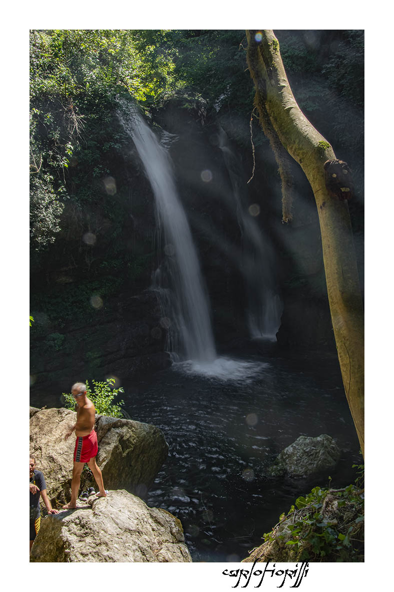 Fotogramma Leggere e scrivere con la luce! Cascate di Carpinone _ L’inizio è dolce, assurdo Fotogramma Leggere e scrivere con la luce! Cascate di Carpinone _ L’inizio è dolce, assurdo
