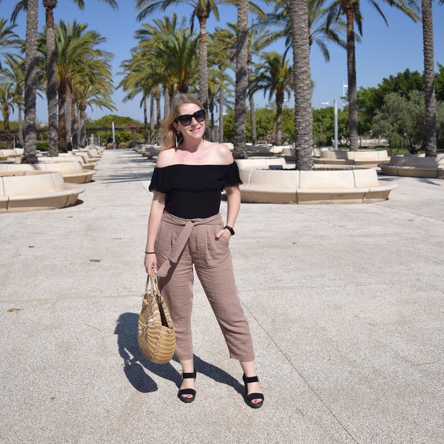 crop_pant_and_offshouldres 