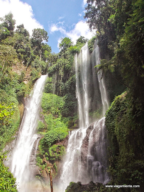 Cachoeiras em Terjun Gitgit