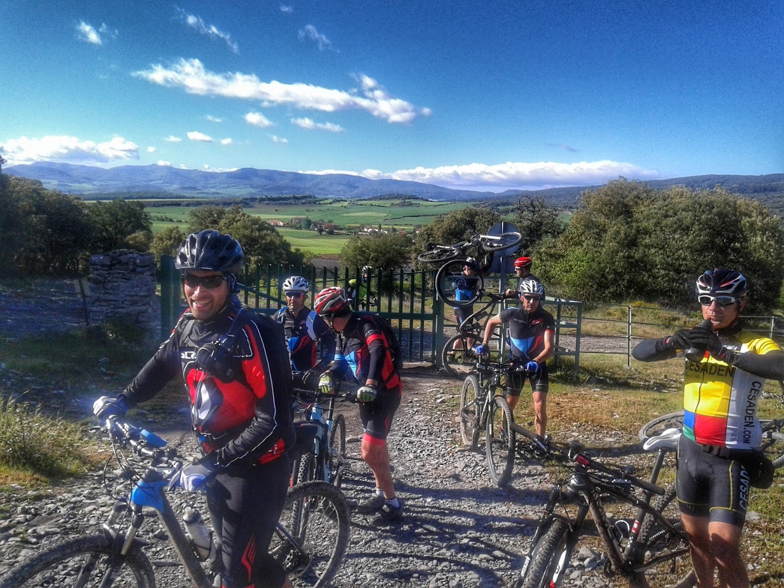 POR ALAVA Y MAS MONTE ATXABAL ( Por Hueto Arriba ) y MONTE GANALTO