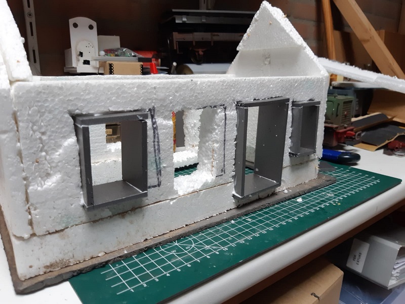 Small station building | G Scale Central