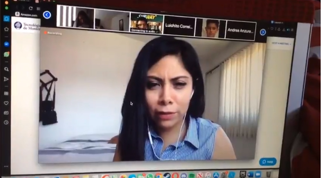 Alumno insulta a su maestra en clase online Video