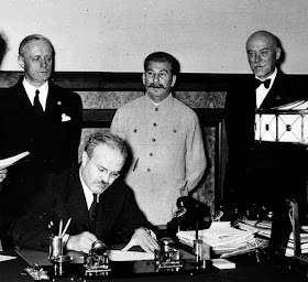 Ambassador von der Schulenburg with Stalin worldwartwo.filminspector.com