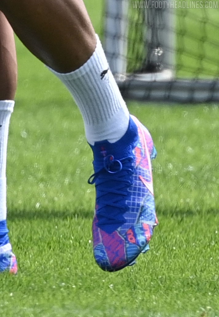 jadon sancho new football boots