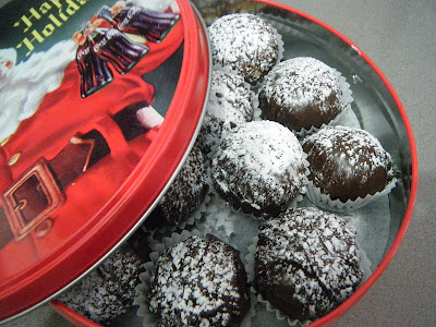  <strong>BOLITAS</strong> DE <strong>COCO</strong> CHOCOLATEADAS 