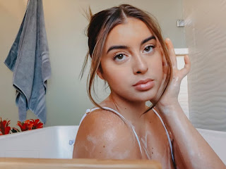 Kalani Hilliker Style - Social Media 04/13/2020