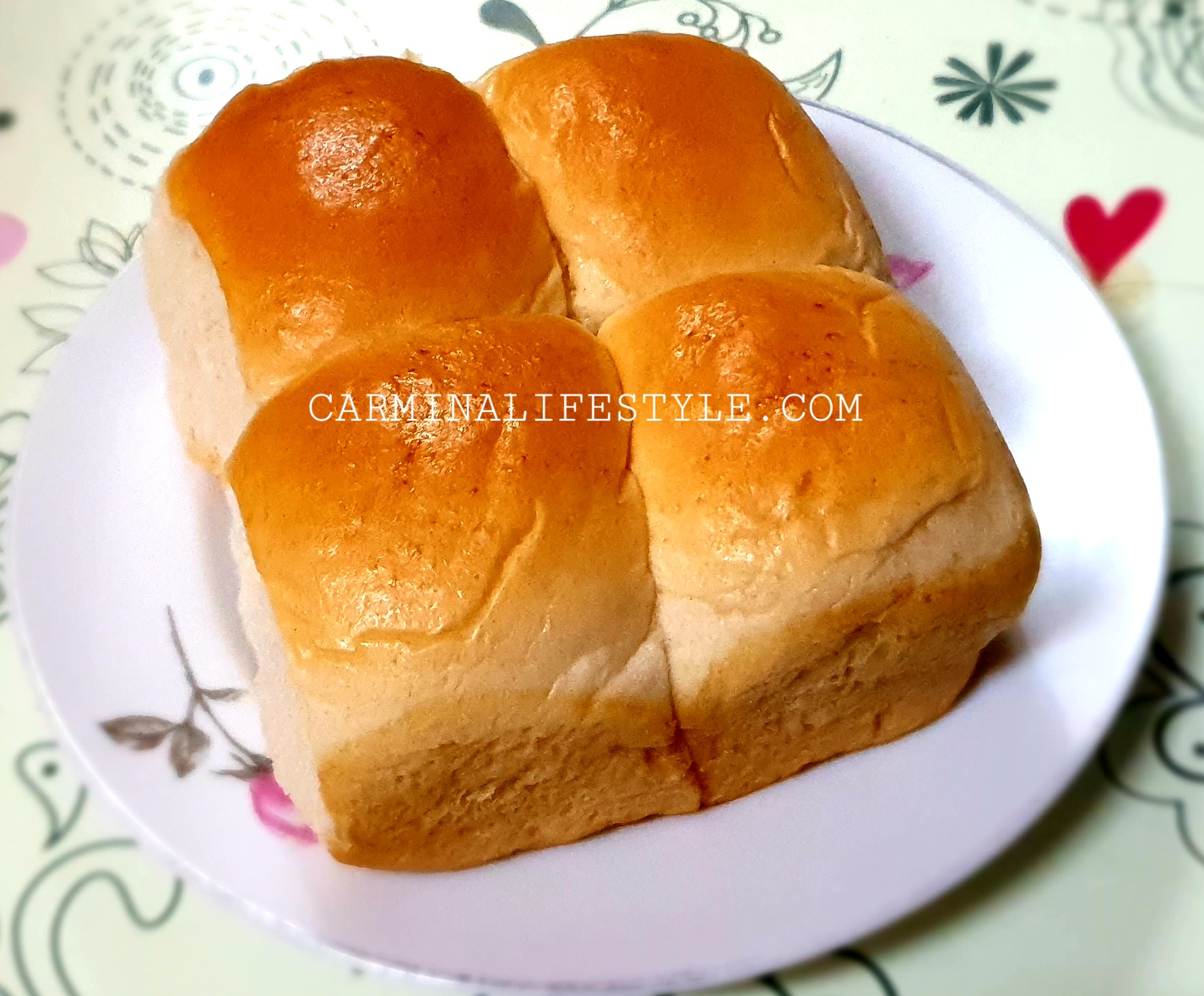 New Item in Red Ribbon Classic Bread Rolls