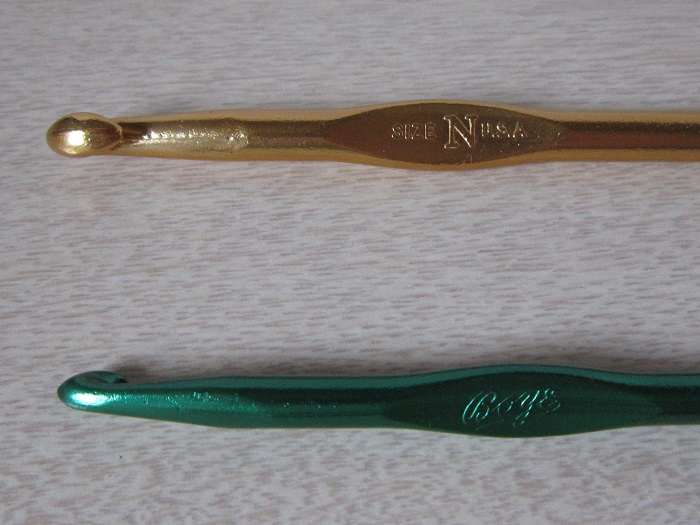 1925 WWII Boye Crochet Hook Vintage Pre-loved Antique made in the Usa Small  Font Sanitized 