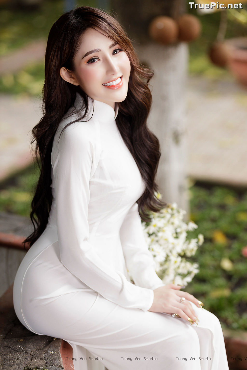 True Pic: The Beauty of Vietnamese Girls with Traditional Dress (Ao Dai) #3