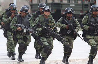 Parten Héroes: 500 soldados salen de Chetumal para integrarse a la lucha contra el crimen en el norte de México, esposas e hijos los despiden