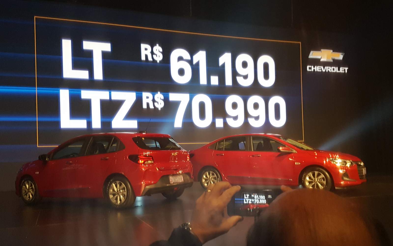 Novo Chevrolet Onix Hatch 2020 primeira foto oficial divulgada