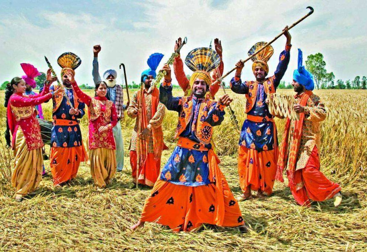 Пенджаб гоа. Фестиваль Вайсакхи. Байсакхи праздник. Индия танец Бхангра. Праздники в Индии.