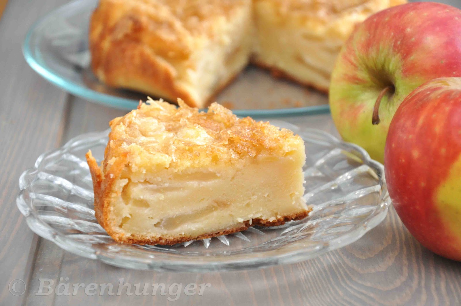 Bärenhunger: Apfel Joghurt Kuchen mit Zuckerkruste