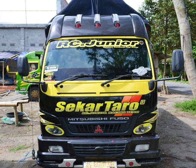 Modifikasi Mobil Truk Mitsubishi-kuning hitam