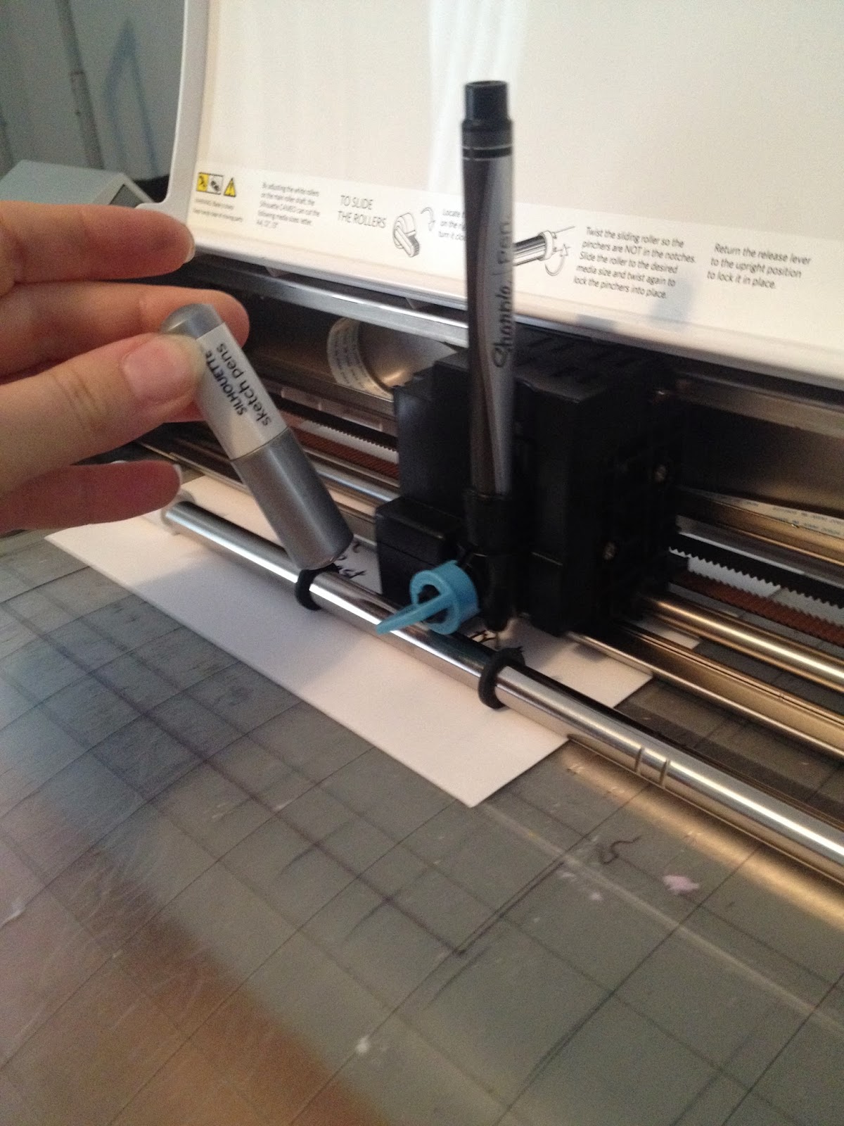 [loveable] chaos Tutorial Using a Silhouette Cameo with a Sharpie pen