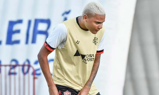 Com retorno de Rend, Vitória tem treino tático com foco no Atlético