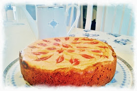 Cross-baking: Omena-rahkakakku www.pullantuoksuinenkoti.com