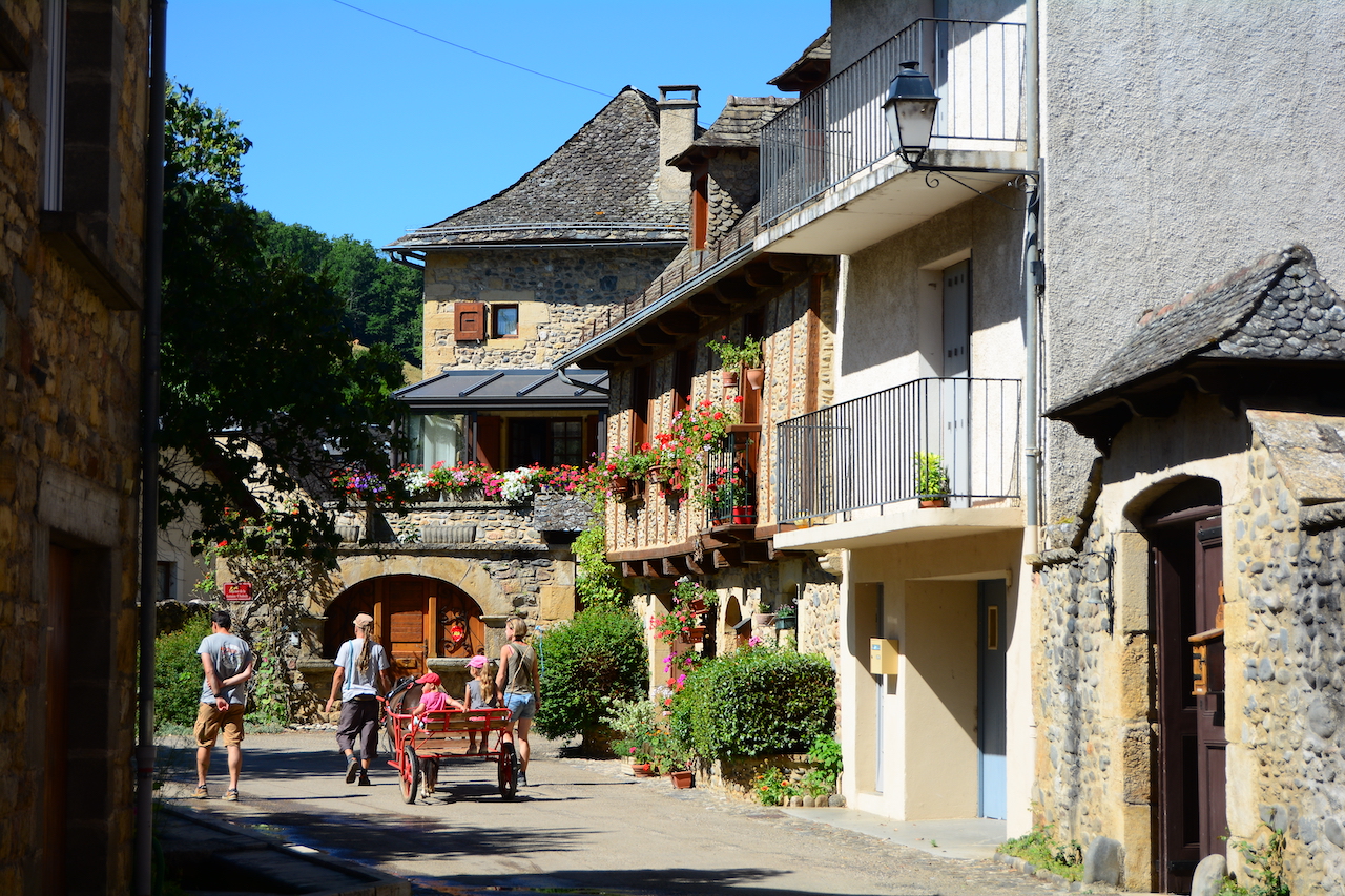 France SainteEulalied'Olt, la pause médiévale Les routes de tous