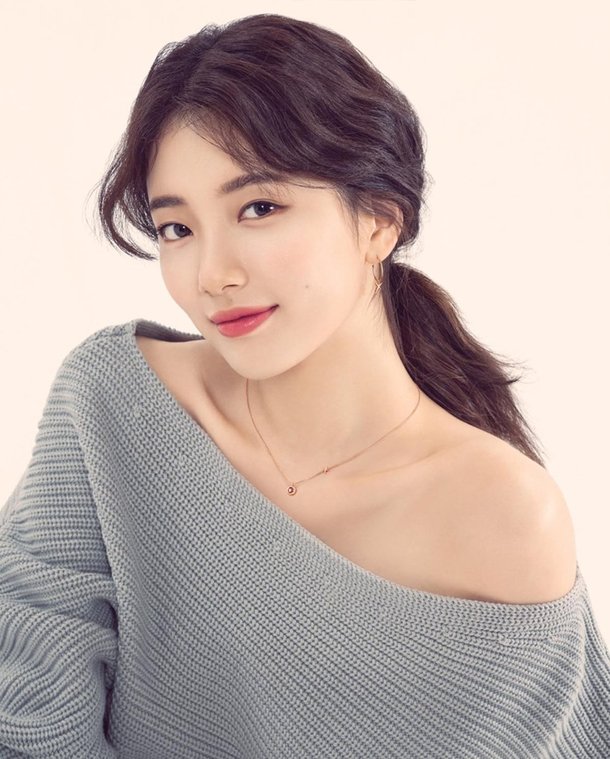 Suzy Reveals Photoshoot For Christmas - KPop News
