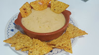 Nachos Con Queso Cheddar