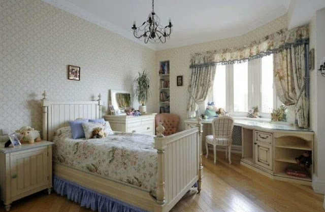 Provence style curtains for a children's room