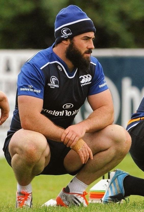 bearded-beefcake-sportsmen-jersey-jock-hunk-dark-hair-huge-thights-masculine-hairy-dilf