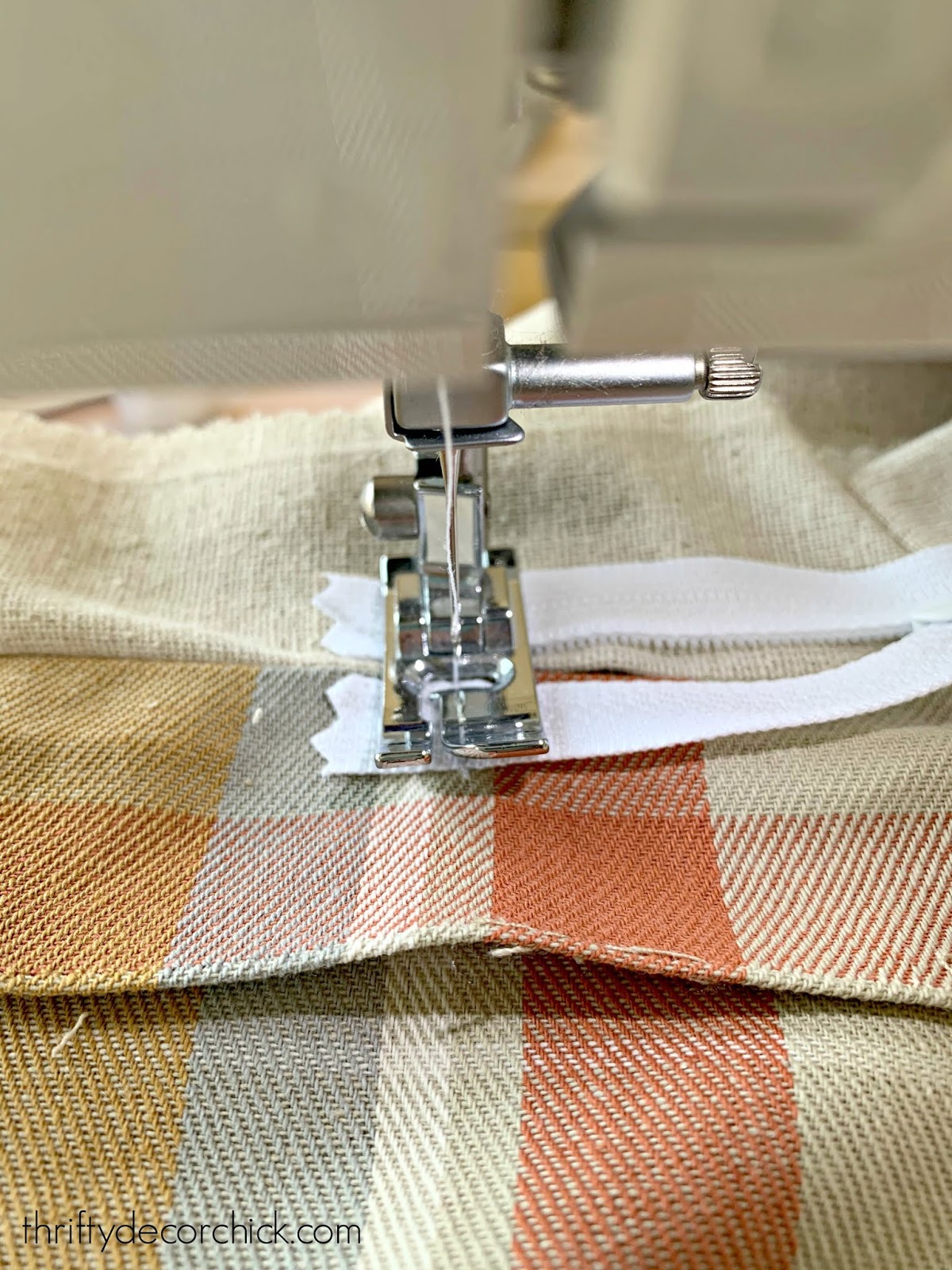 Sew a pillow tutorial with zipper