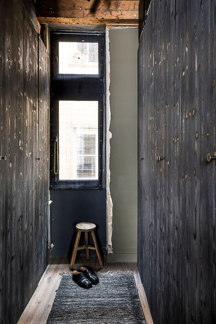 Modernia, tummaa ja rustiikkia