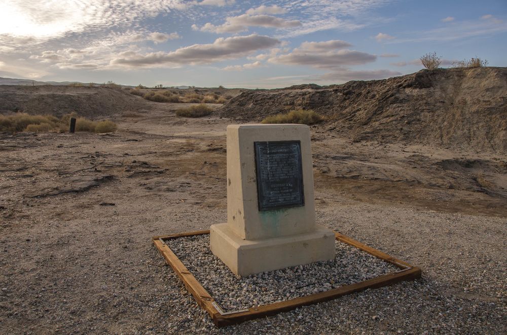 The historical marker at the site of the Lakeview Gusher.