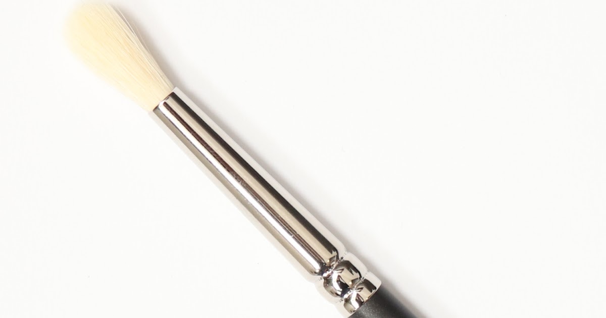 MacKarrie Beauty Style Blog MAC 221S Mini Tapered Blending Brush