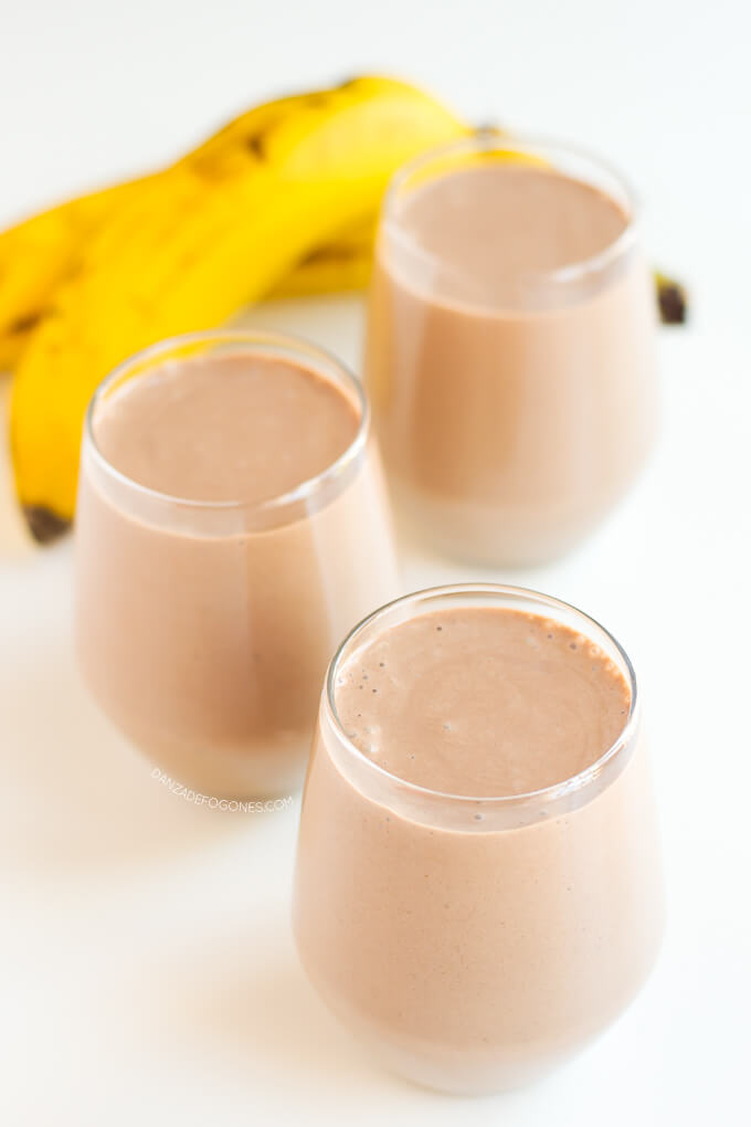 Vegan Chocolate Shake | danceofstoves.com Vegan Chocolate Shake | danceofstoves.com