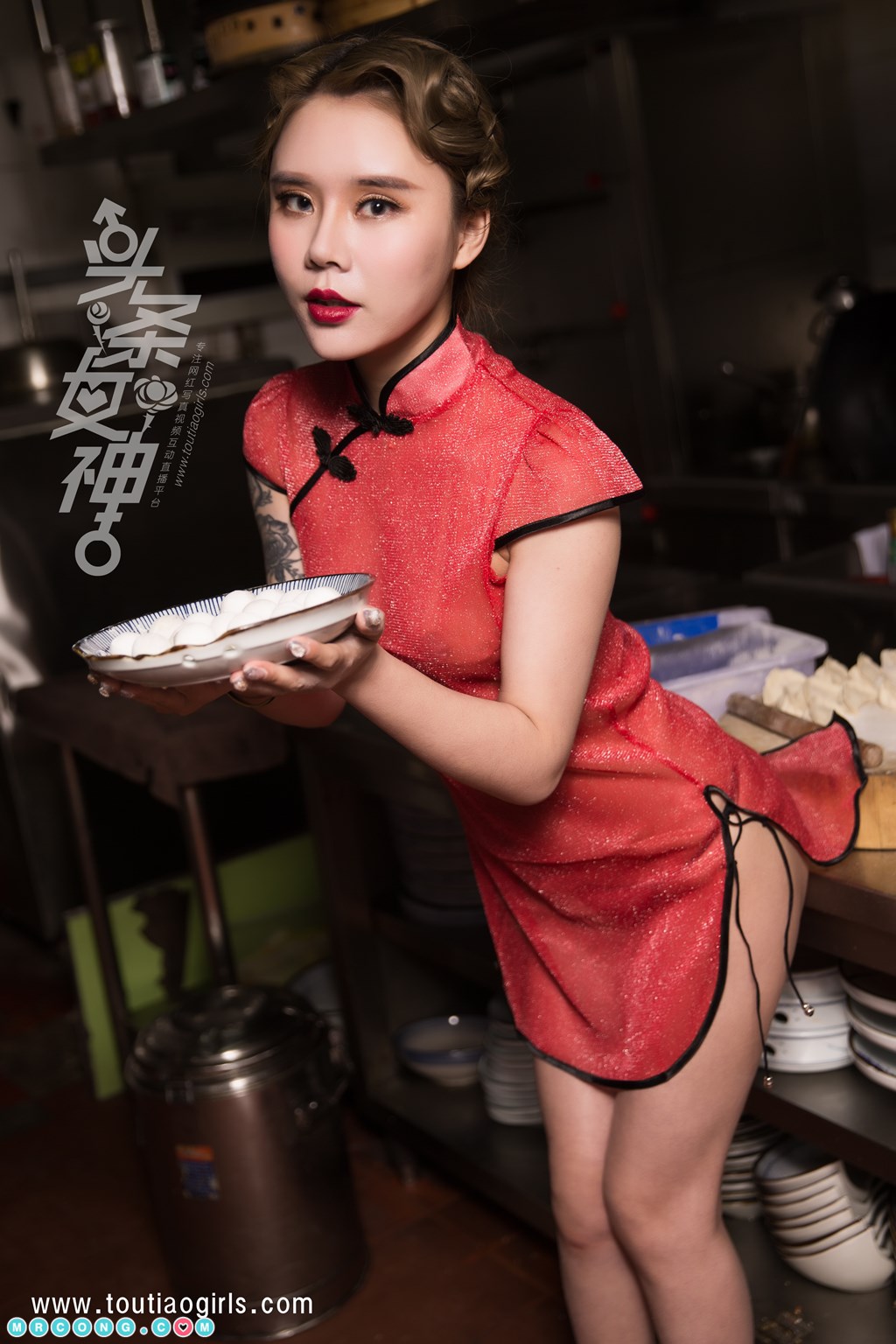 TouTiao 2018-02-13: Model Lisa (爱丽莎) (22 photos)