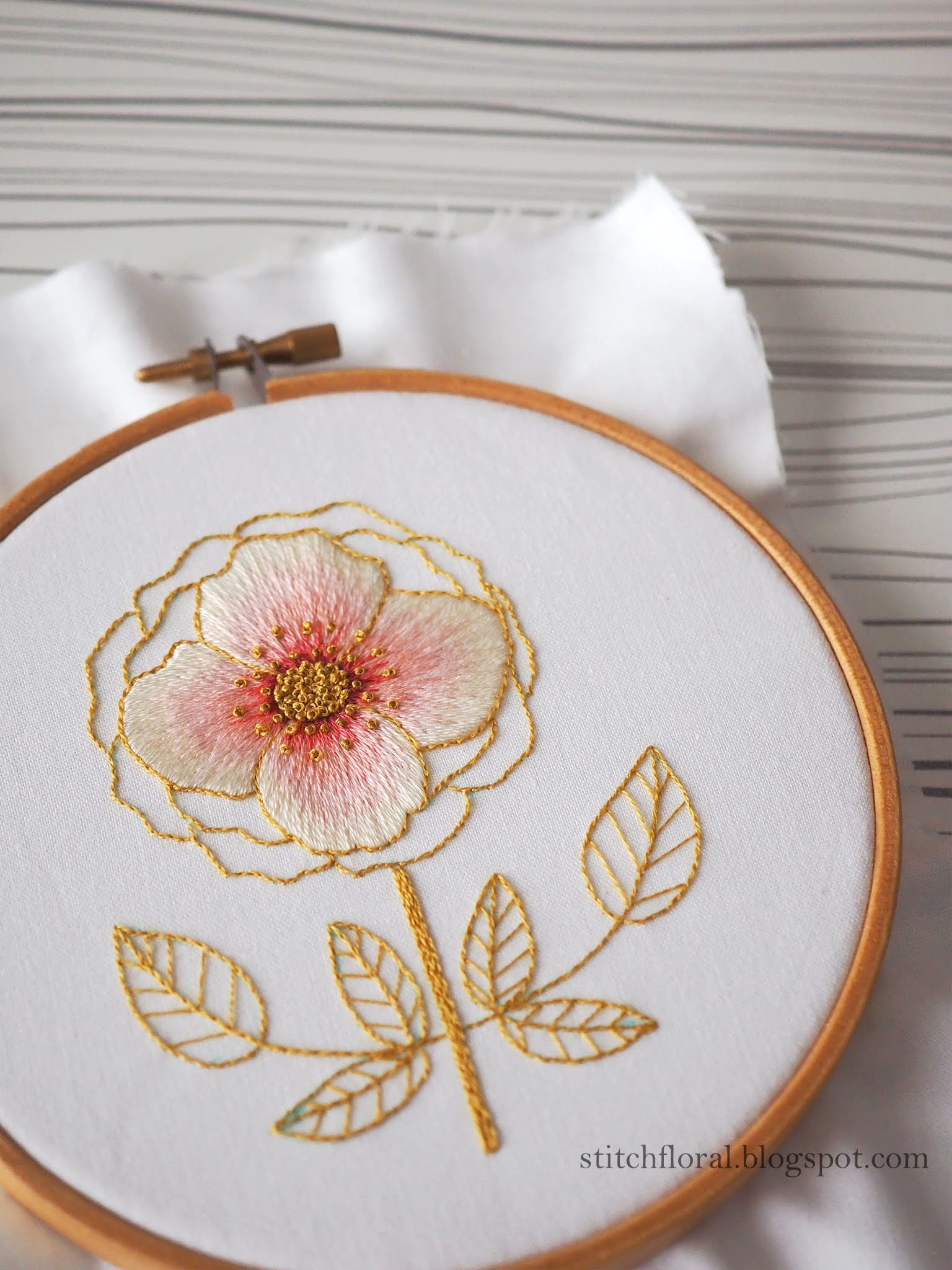 Free embroidery pattern and tutorial - Stitch Floral