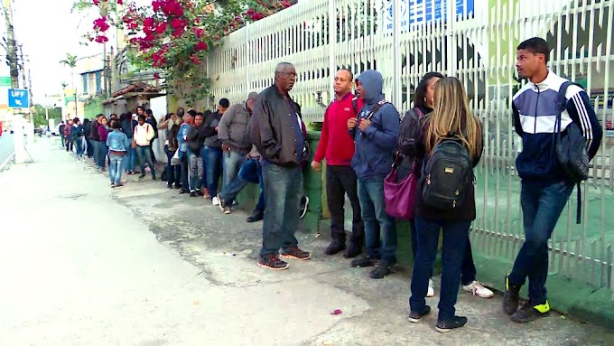 Falso anúncio de empregos forma fila em Niterói, RJ