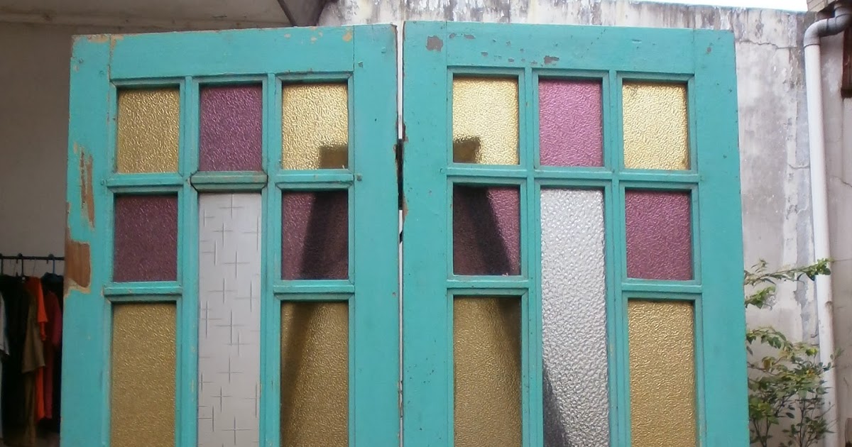 Antikpisan: 2 Buah Jendela Rumah Cina Peranakan Era Kolonial Belanda