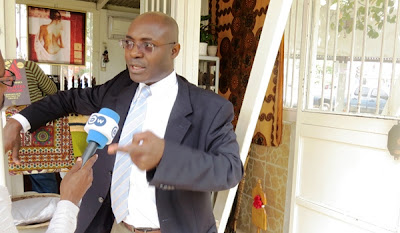 O cão que fuma... [Angola] Rafael Marques Magistrados faltam a sessão