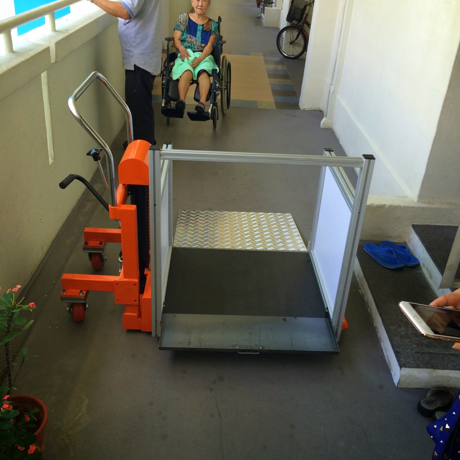 WHEELCHAIR RAMPS AND WHEELCHAIR PLATFORM LIFTER Delcon Technology (S