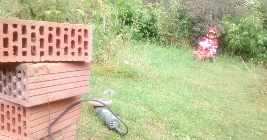 Karl Erwin Und Die Frau Ein Haus Wird Glucklich Mauern Warum