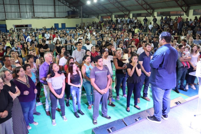 Cruzada em Castro reúne cerca de 3 mil pessoas Cruzada em Castro reúne cerca de 3 mil pessoas