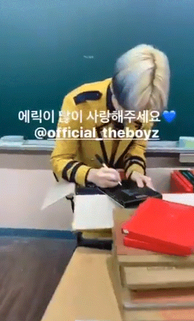 자기 앨범 선주문 했다가 팬싸 당첨되어버린 아이돌 | 인스티즈