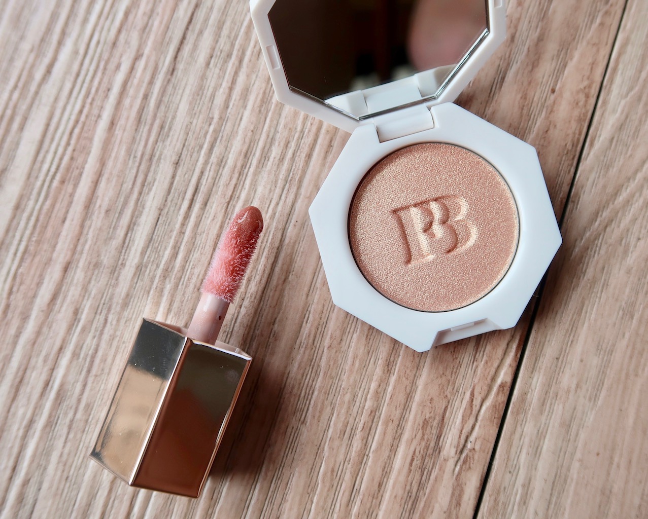 labyrint vinter Leia Fenty Beauty Bomb Baby Mini Lip and Face Set review: Glow weapons in your  pocket