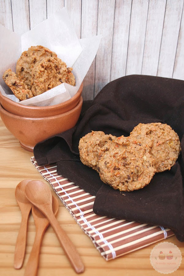 http://www.tumediocupcake.blogspot.com.es/2014/07/galletas-de-zanahoria-recetas-light-sanas.html