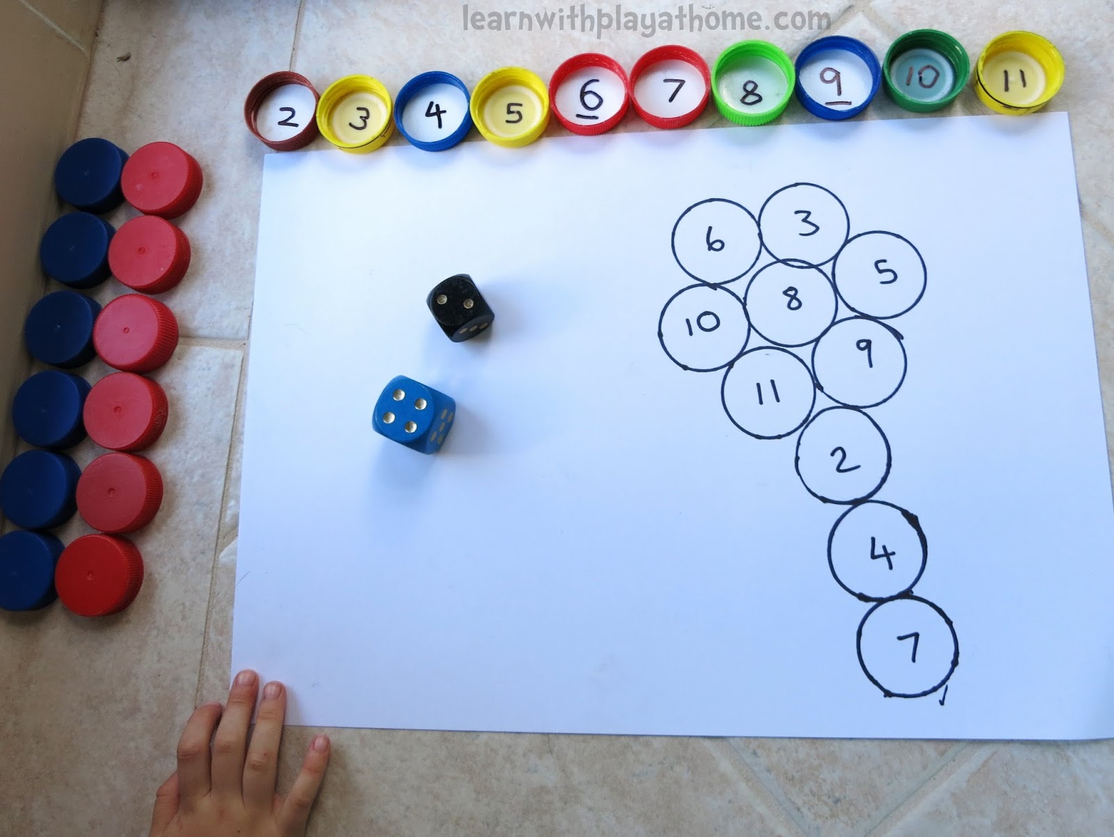 Математическая игра для ребенка 7. Математические поделки. Математические поделки для детского сада. Математические игры для малышей. Дидактические игры своими руками.