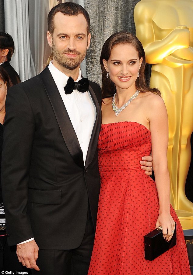 Natalie Portman and fianc appeared to be wearing wedding bands at the 