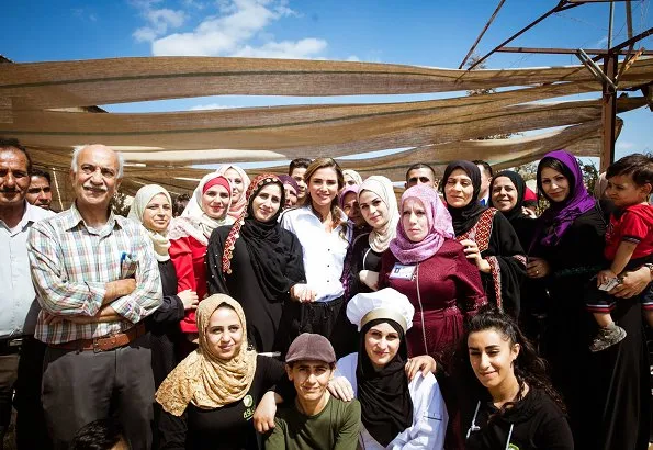 Queen Rania met with its women beneficiaries to learn about their efforts in organic and sustainable agriculture