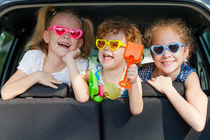Comment occuper les enfants durant le trajet en voiture pour les vacances ?